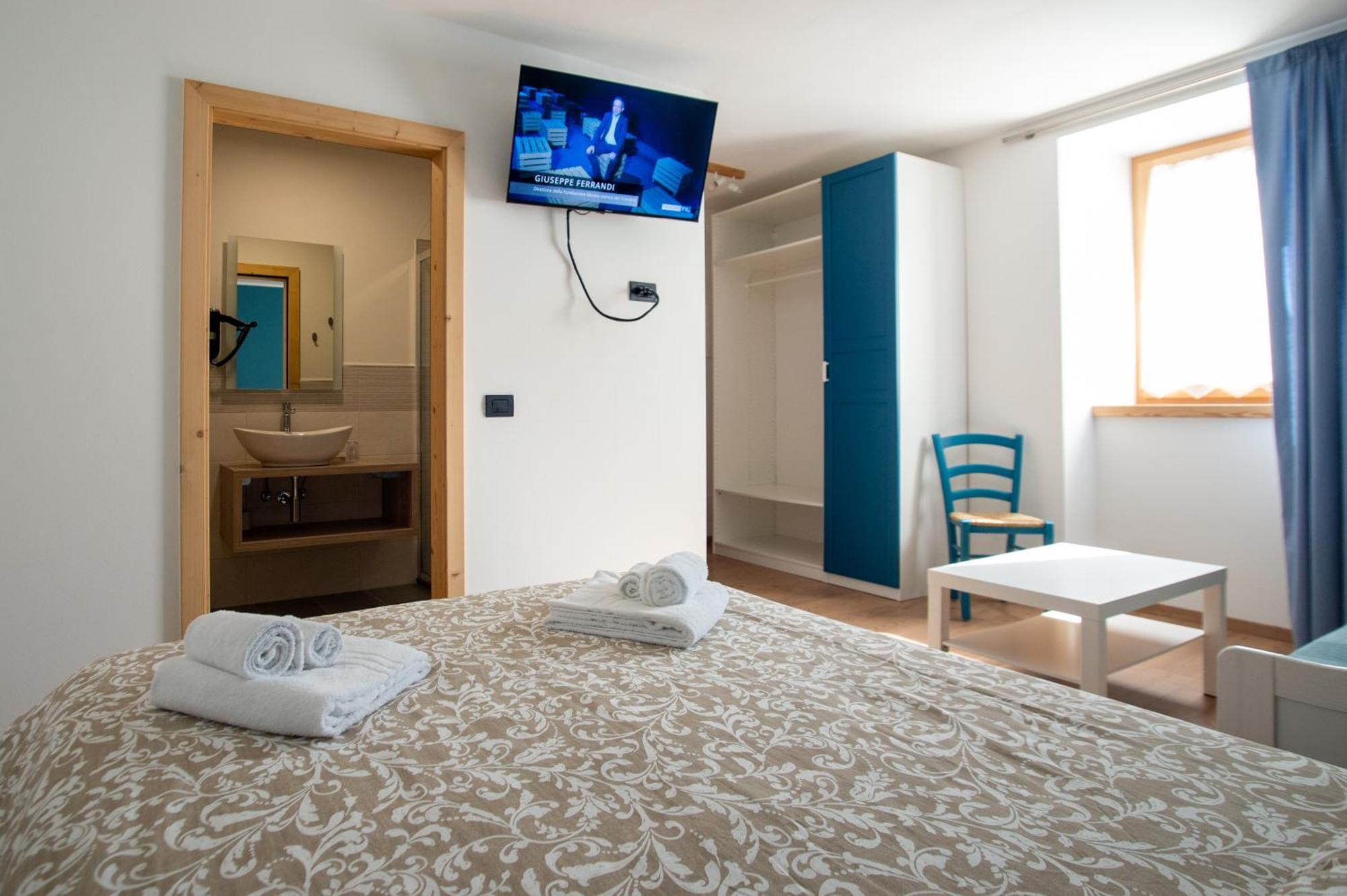 La Lesivera Bed And Breakfast Tione di Trento Exteriör bild